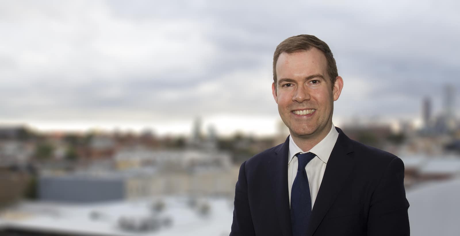 Dr Nathan Kerr is one of Melbourne's best cataract surgeons
